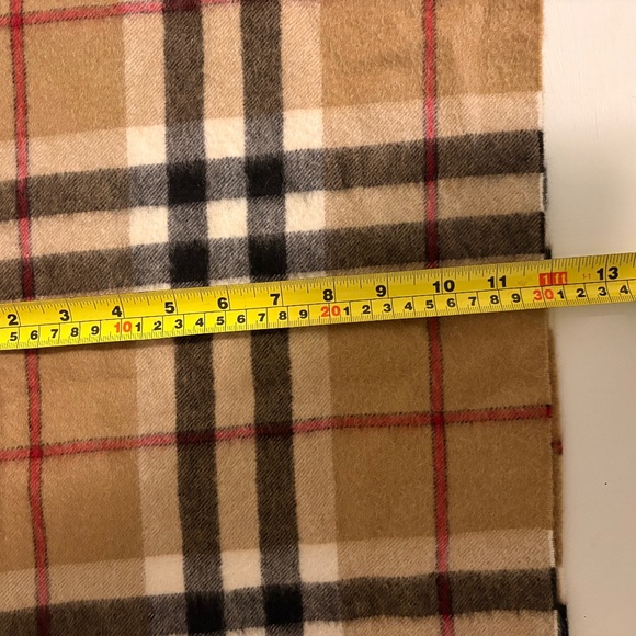 Amicable 100% Cashmere scarf - Picture 5 of 5